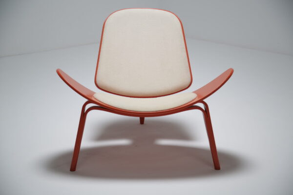 Vintage CH07 chair by Hans J. Wegner for Carl Hansen & Son 3