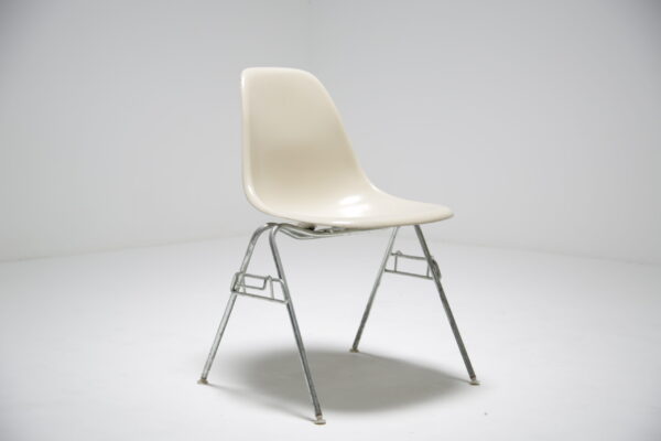 Vintage White Stacking Chair"DSS" by Charles and Ray Eames for Herman Miller 2