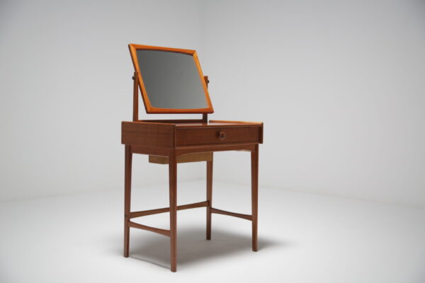 Teak dressing table by AB nybrofabriken 2