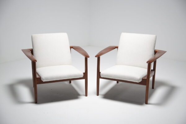 Teak wide plank armchair 1