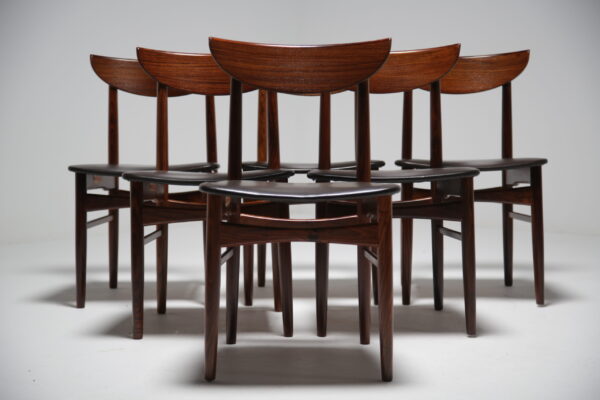 Rosewood dining chairs by Dyrlund. 2