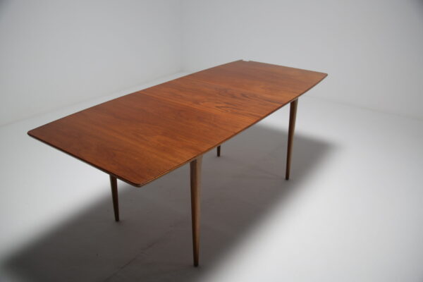 Teak McIntosh dining table. 8