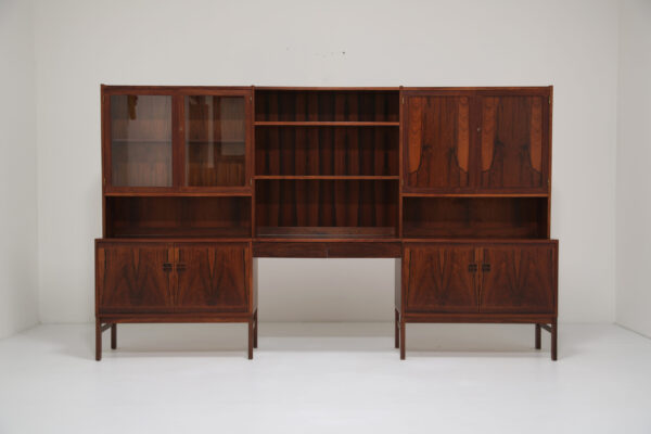 Poul Hundevad: Mid-Century Modular Wall Unit & Desk in Brazilian Rosewood 1