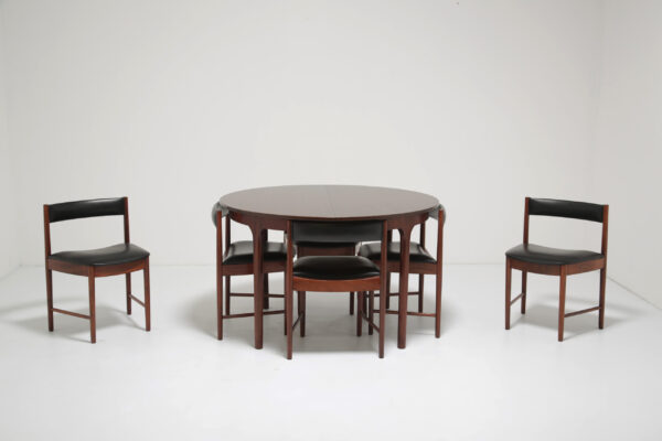 Tom Robertson Circular-to-Oval Dining Table & Chairs 'Dunvegan' in Brazilian Rosewood 1